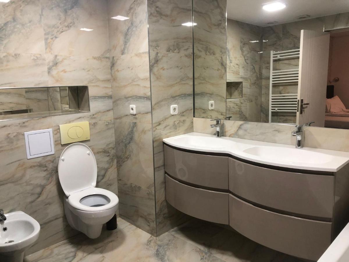 Hotel Aqua Palace Petroşani Eksteriør billede