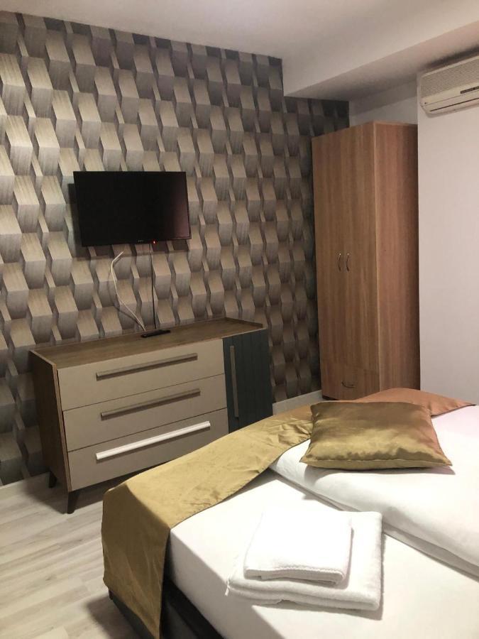 Hotel Aqua Palace Petroşani Eksteriør billede